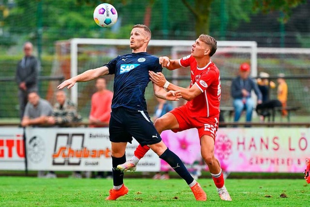 Der Bahlinger Abwehrspieler Laurin Tos... seiner fnften Gelben Karte gesperrt.  | Foto: Claus G. Stoll