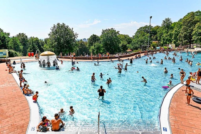 Unter anderem im Lahrer Terrassenbad k... bevor die Freibadsaison zu Ende geht.  | Foto: Endrik Baublies