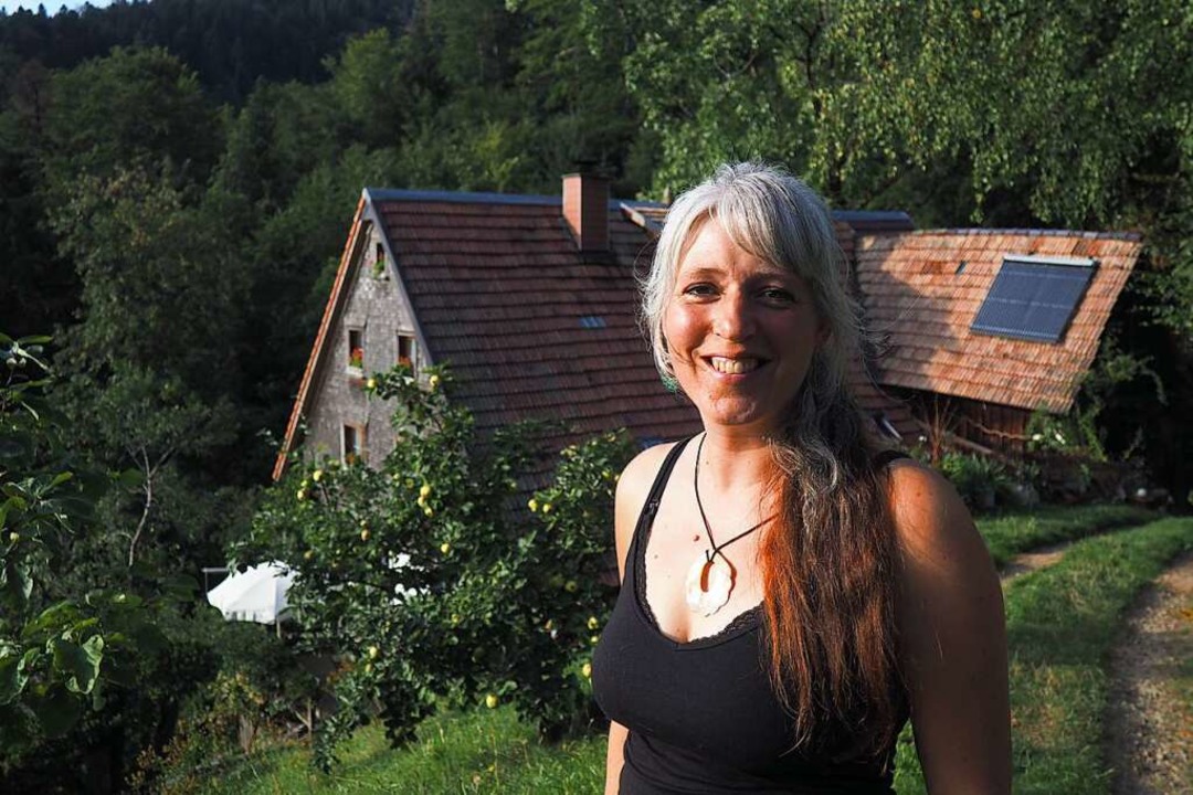 Theresa Dold ist in Stegen-Eschbach geboren. Hoch über dem Tal ist sie zuhause.  | Foto: Sidney-Marie Schiefer