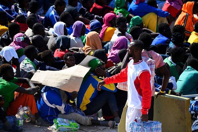 Flchtlinge auf Lampedusa  | Foto: Valeria Ferraro (dpa)