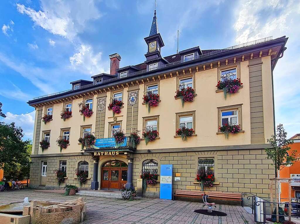 Das 1817 errichtete Rathaus in Neustadt  zhlt zu den ltesten Gebuden der Altstadt.