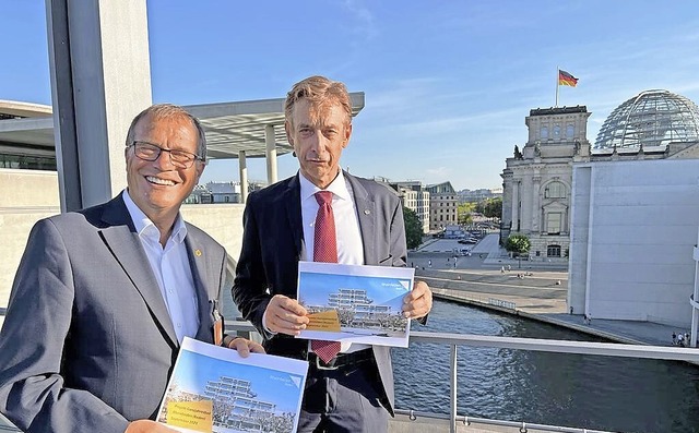 Klaus Eberhardt (links) warb unter and...n Christoph Hoffmann um Untersttzung.  | Foto: Bro Dr. forest Christoph Hoffmann MdB