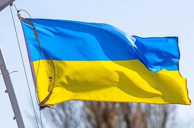 Ukrainische Flagge &#8211; die Farben ...gleichen wie in der Waldkircher Fahne.  | Foto: Monika Skolimowska (dpa)