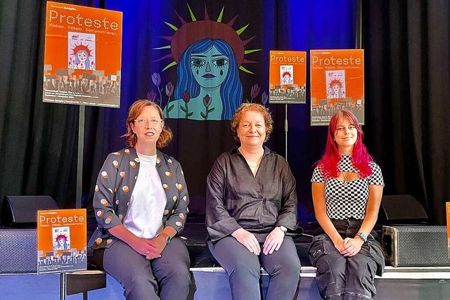 Vera Meister, Birgit Degenhardt und Al...eren die Reihe &#8222;Proteste&#8220;.  | Foto: Barbara Ruda