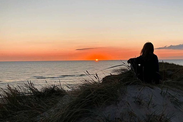 Wenn die Sonne im Meer versinkt, bleib...us, um den Moment bewusst zu genieen.  | Foto: Ronja Vattes