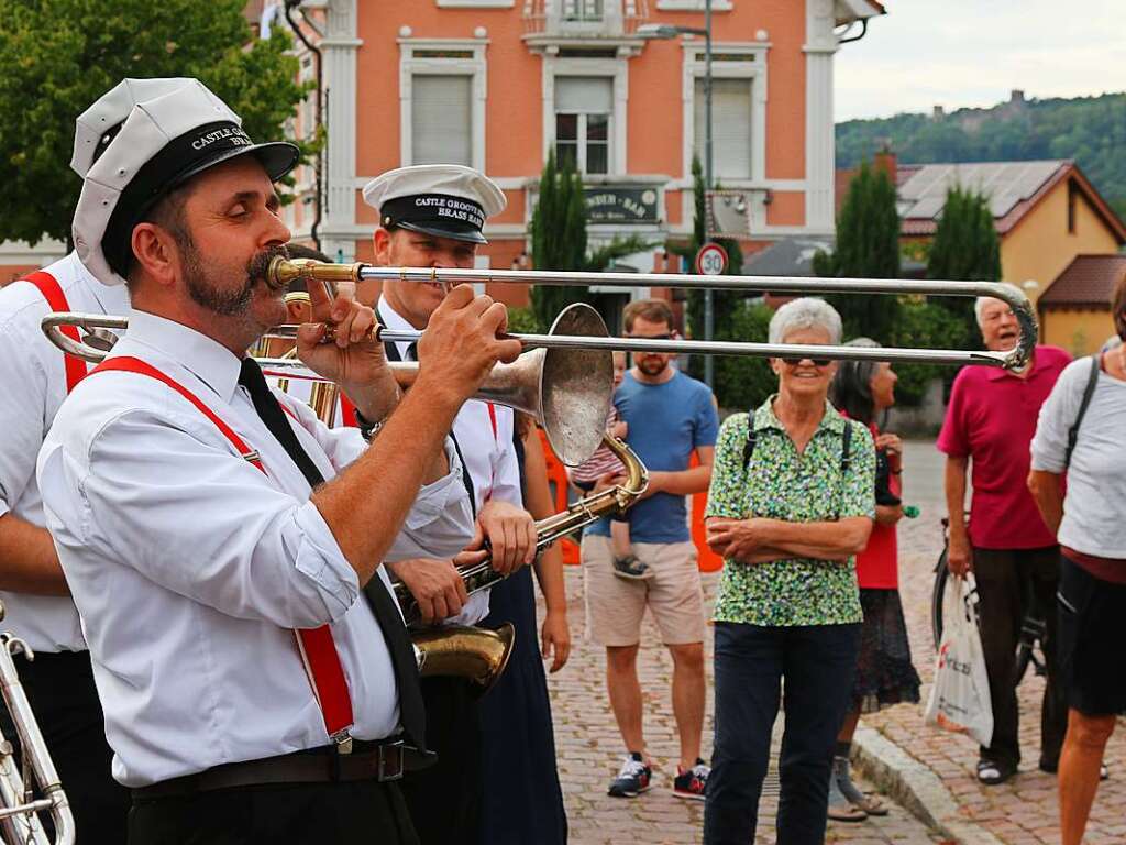 Die Castle Groove Festival Brass Band feiert beim Schlossgrabenfest Brombach ihr 25-jhriges Bestehen.