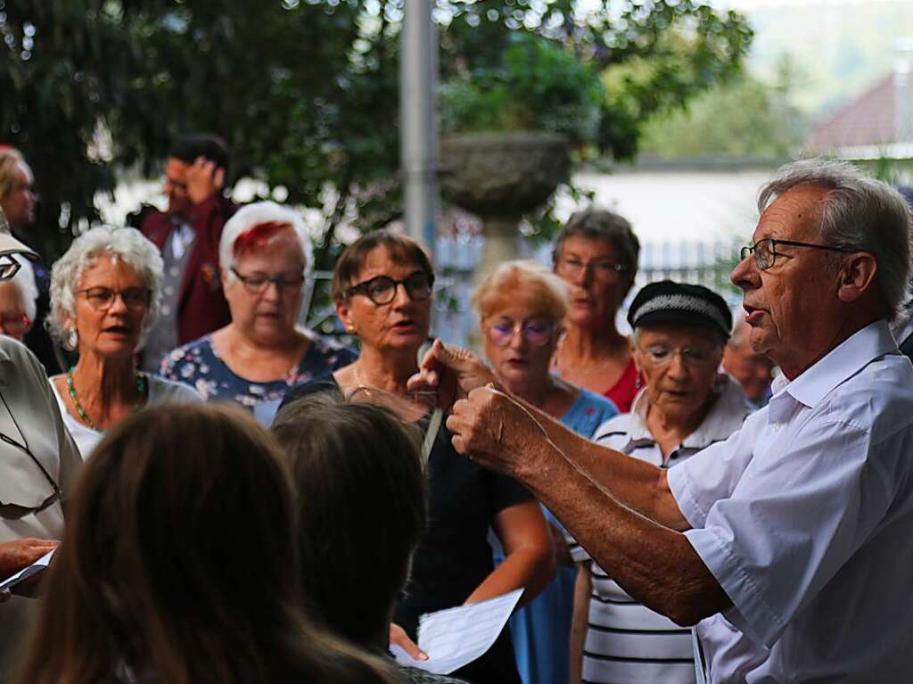 Der Chor Brombach hat zur Erffnung gesungen.