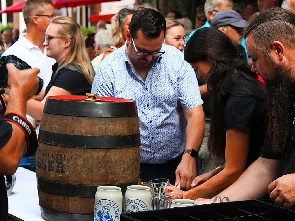 Das Bier schmeckt zum Festauftakt