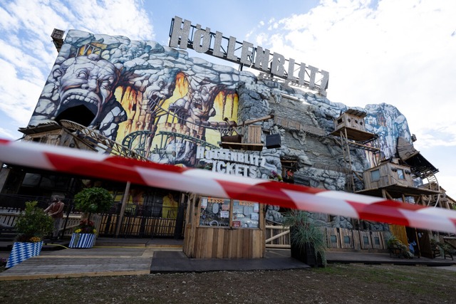 In er Achterbahn &#8222;Hllenblitz&#8...o mit acht Leichtverletzten ereignet.  | Foto: Sven Hoppe (dpa)