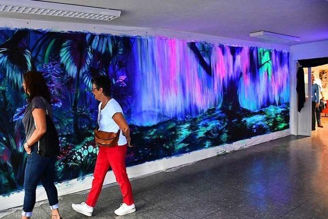 Knstler prsentieren sich bei der Nacht der offenen Ateliers in Lrrach