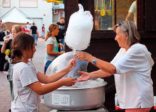 Auch die gute alte Zuckerwatte war auf dem Friesenheimer Brgerfest zu haben.  | Foto: Reiner Beschorner