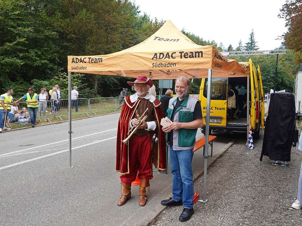 Traditionell: Ohne Abnahme , aber mit leicht klemmenden Ventil erffnete der Trompeter von Sckingen, Heinz Flum die Eggberg-Klassik