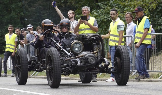 &#8222;Im Freien&#8220; : Mchtig Eind...auf ihrem Delahaye aus dem Jahre 1924.  | Foto: Hans-Jrgen Sackmann