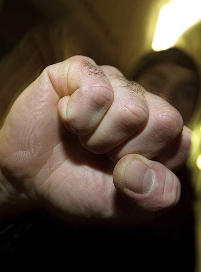 Wegen Schlgen gegen einen anderen Man... drei Brder vor Gericht (Symbolfoto).  | Foto: Karl-Josef Hildenbrand