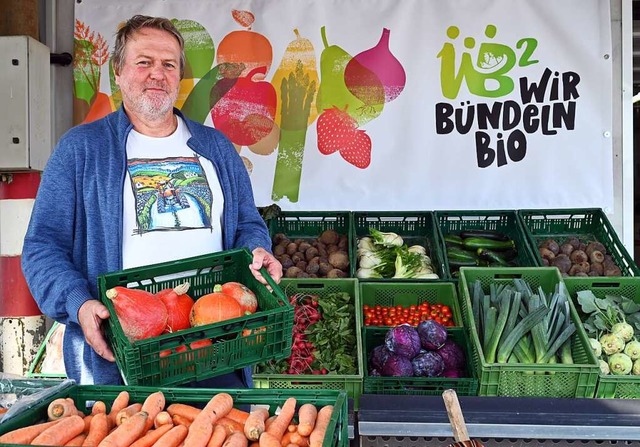 Wolfgang Hees von &#8222;Wir bndeln B...it seinem Team neu auf dem Gromarkt.   | Foto: Thomas Kunz