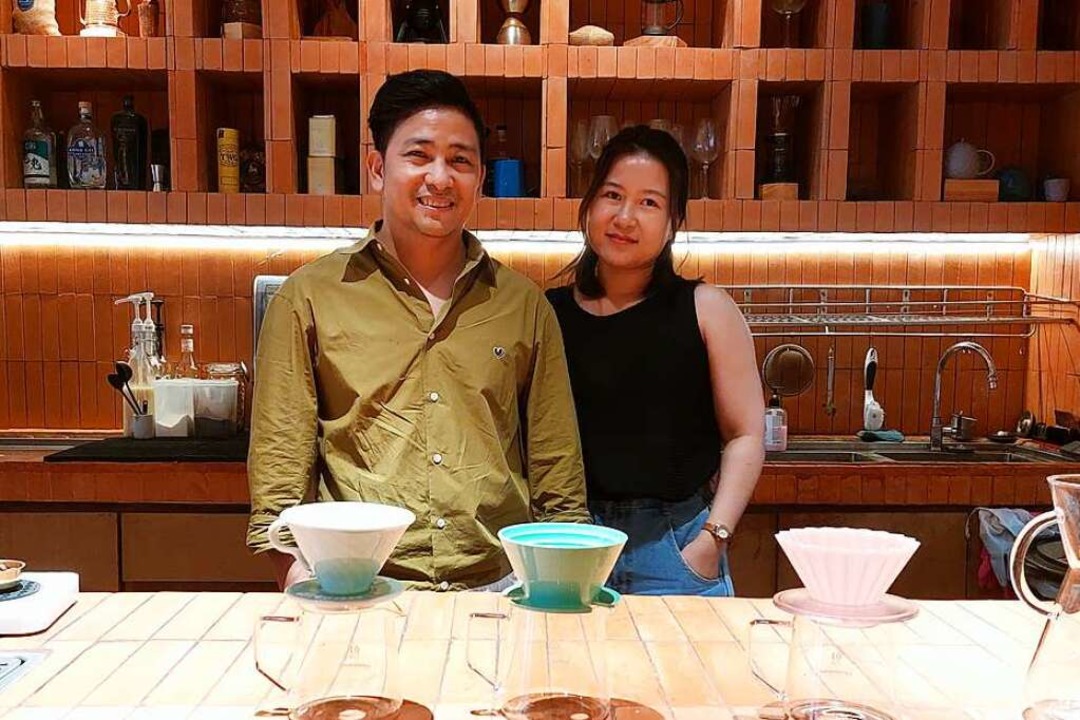 Erfolgreiche Unternehmer: Pham Thi Ngoc Anh und ihr Mann in ihrem Luxus-Café  | Foto: lill