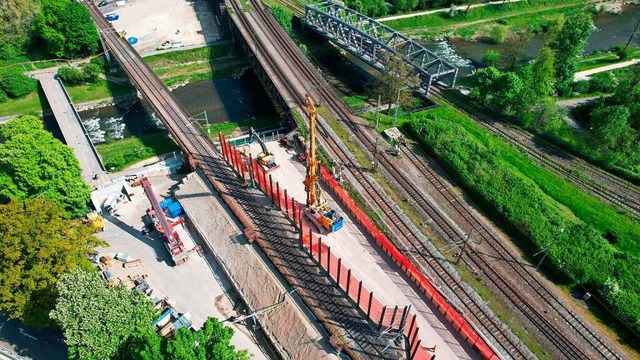 Eine neue Brcke soll  zwei zustzlich...iese fhren (Blick von Sd nach Nord).  | Foto: Deutsche Bahn AG / Jrgen Schmidt