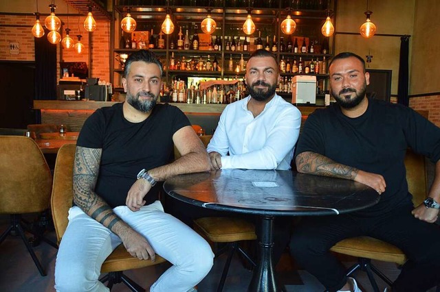 Ufuk Samur, Cihan Egin und Hakan Dirim...nnabis Social Club Mllheim gegrndet.  | Foto: Sebastian Heilemann