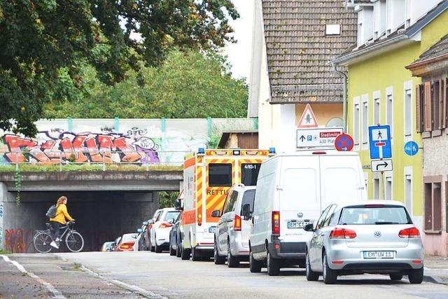 Wohl noch bis Jahresende: Baustelle in Emmendingen fhrt zu langen Rckstaus