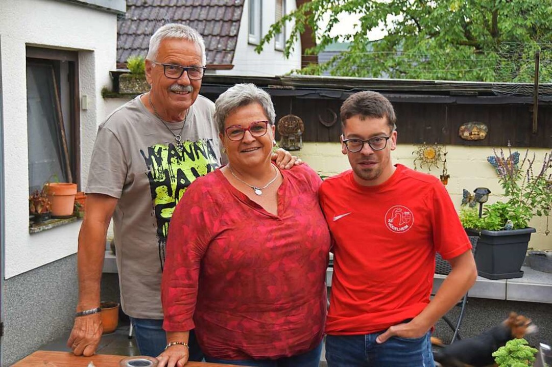 Florian Schadt  mit seinen Eltern Petra und Reinhold Belzner  | Foto: Sophia Hesser