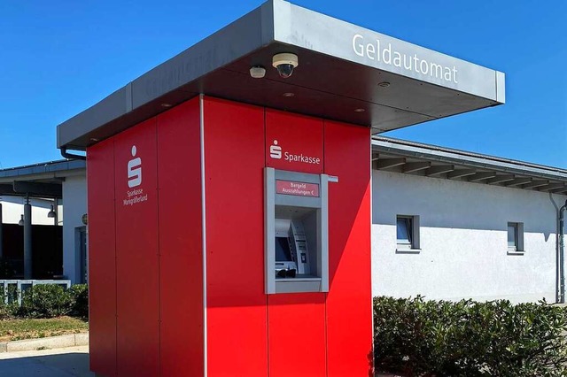 Der Geldautomat steht an der Auggener Sonnberghalle.  | Foto: Sparkasse Markgrflerland