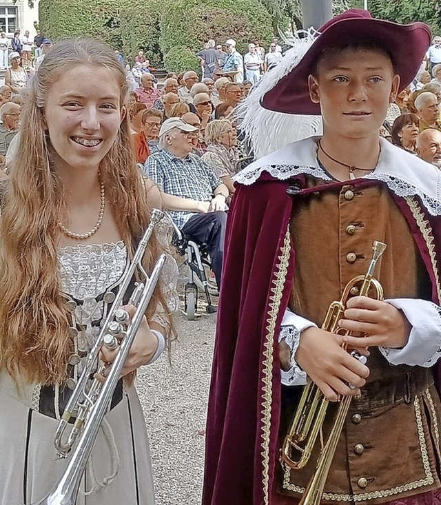 Franziska Schwenke und Jonas Hieke als Margaretha und Trompeter von Sckingen.  | Foto: Stadt Bad Sckingen