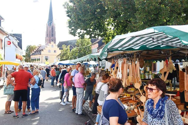 Da ist Betrieb: Jahrmarkt in Eichstetten  | Foto: Horst David