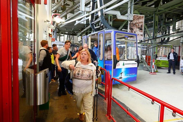 Gespieltes Entsetzen: Nach dem Mord in...rgste in der Talstation nur noch weg.  | Foto: Ingo Schneider