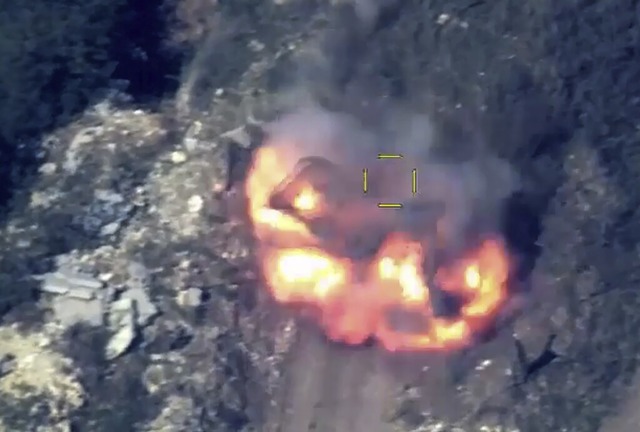 Auf diesem Videostandbild  des aserbai...fte in Berg-Karabach befinden sollen.  | Foto: Uncredited (dpa)