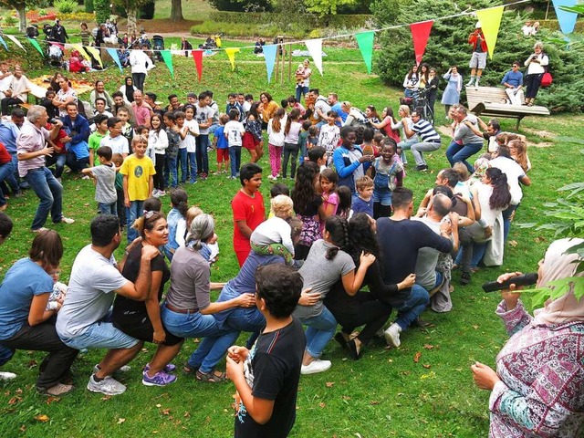 Das internationale Picknick im Stadtga...Interkulturellen Woche in Emmendingen.  | Foto: Georg Vo