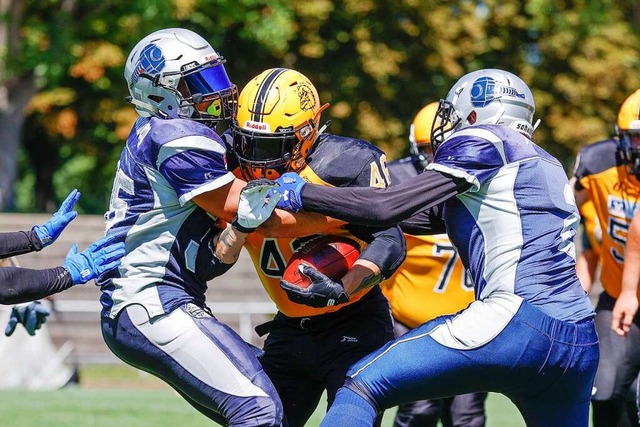 Die Neckar Hammers (in Blau) wollen in...stoppen und zurck in die Landesliga.   | Foto: IMAGO/Volker Mller