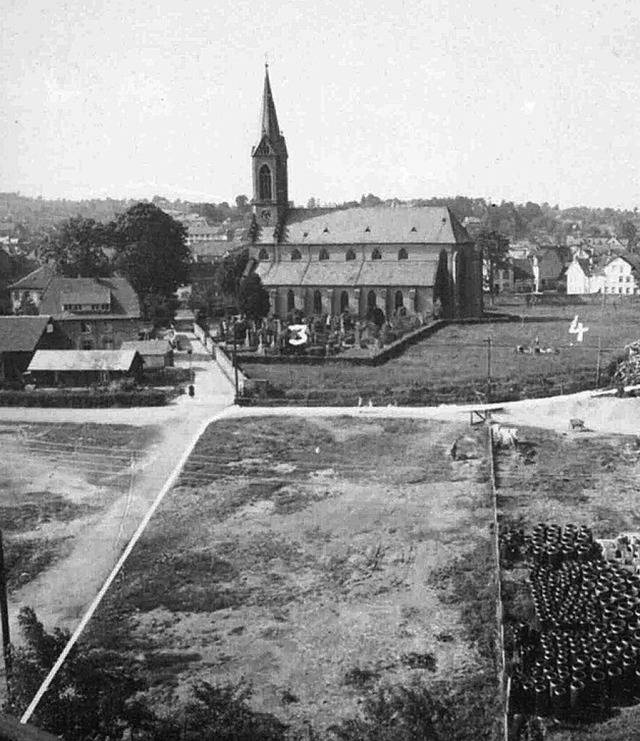 Die Stiftskirche im Hintergrund vor dem Bau des Max-Planck-Gymnasiums.  | Foto: Schule