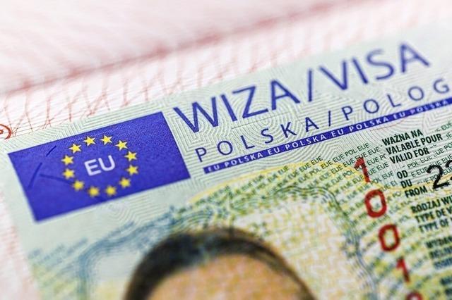 Visa-Affäre bringt Polens nationalkonservative Regierung unter Druck