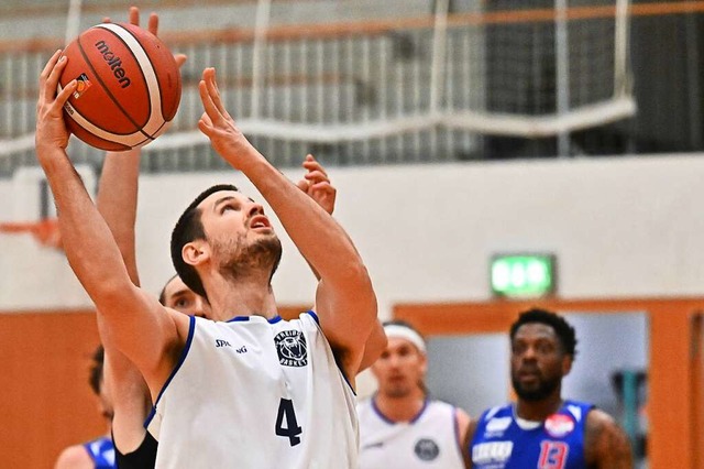 Legt eine Basketballpause ein: USC-Spieler Anselm Hartmann (vorne).  | Foto: Achim Keller