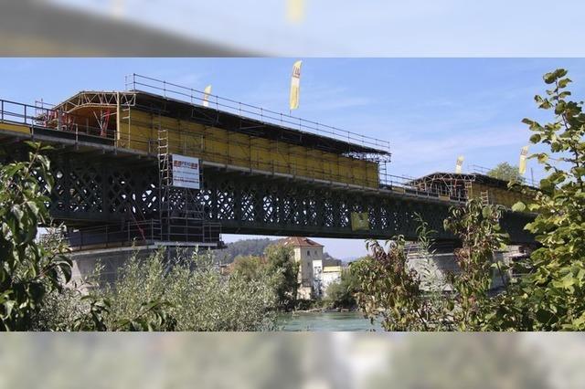 Die Eisenbahnbrcke bleibt lnger dicht