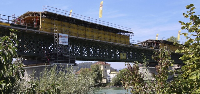 Die Arbeiten sind in vollem Gange: Die...brcke zwischen Waldshut und Koblenz.   | Foto: Baier, Markus