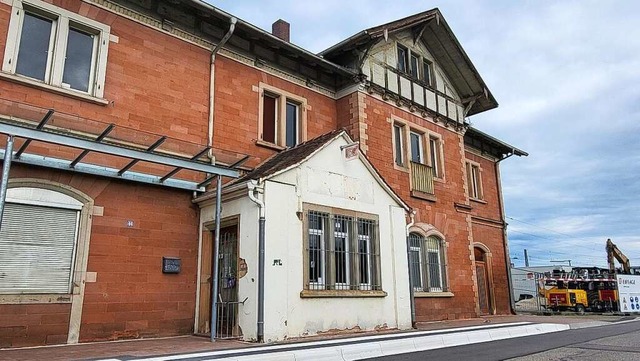 Das Bahnhofsgebude  steht unter Denkmalschutz.  | Foto: Karl Kovacs