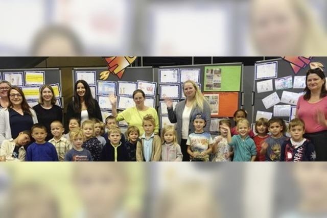 Kindergartenkinder treffen Bürgermeisterin