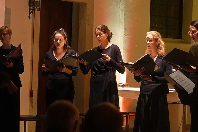 Die Frauenschola Exsulta Sion erffnet...iesental mit gregorianischen Gesngen.  | Foto: Roswitha Frey
