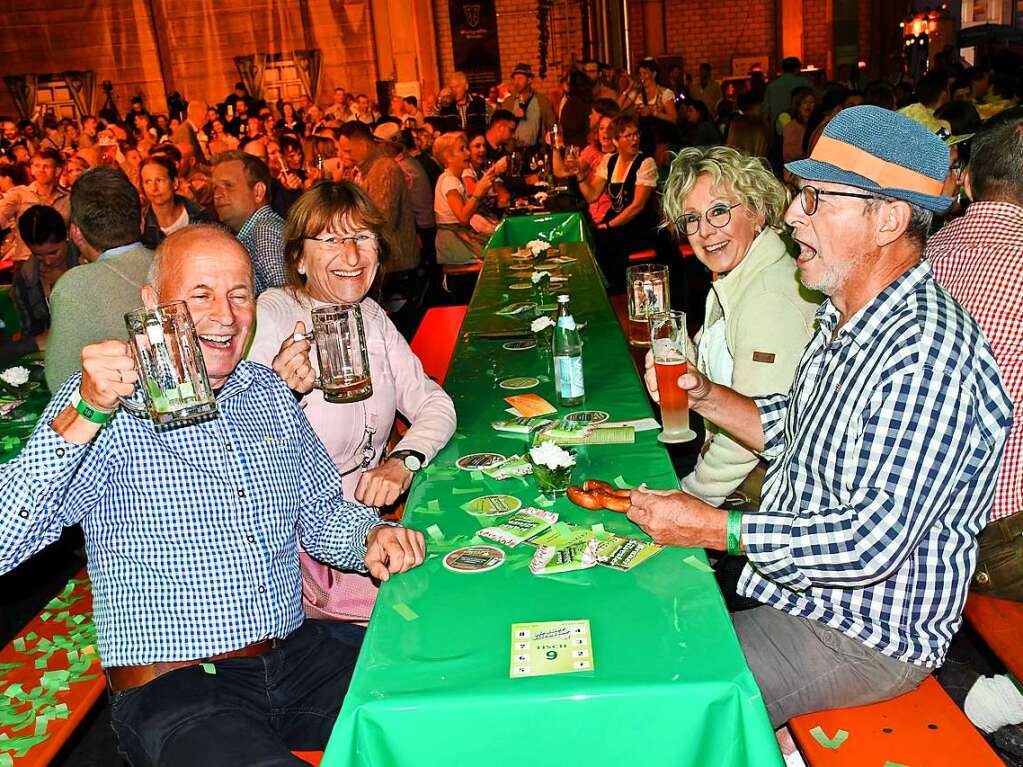 Beim 7. Brauersilvester im Lasser-Stadl gings znftig zu.