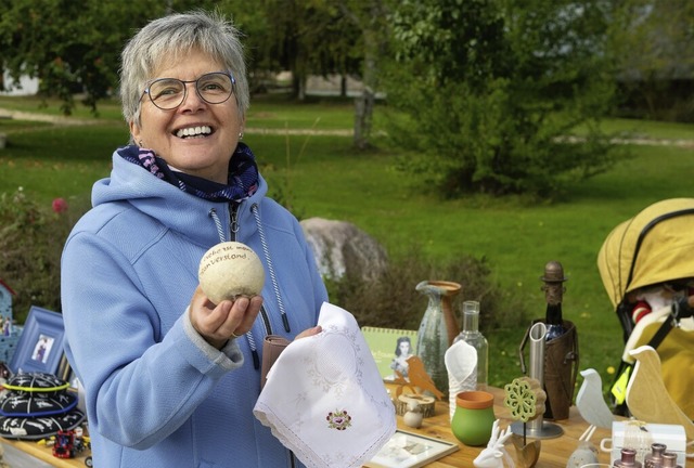 Gute Laune bei Kufern und Verkufern:...e Flohmarkt in Holzschlag kam gut an.   | Foto: Wolfgang Scheu