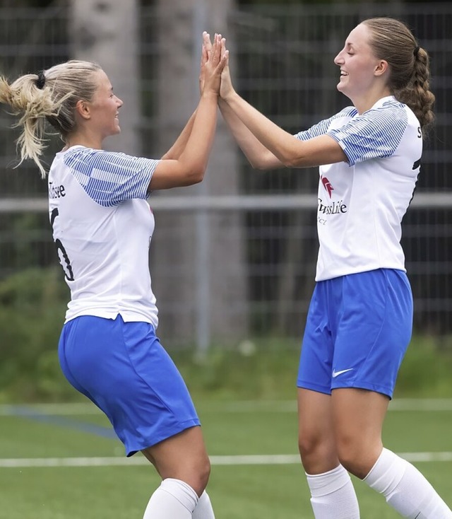 Anouk Fendt (r.) erzielte fr den SV Titisee das zwischenzeitliche 1:1.  | Foto: Wolfgang Scheu