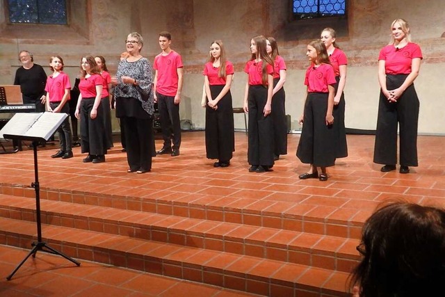Der Jugendchor &#8222;Power of Singers&#8220; in der Martinskirche   | Foto: Bianca Flier