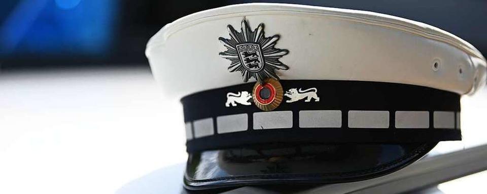 Jugendliche beschdigen Stromkasten in Steinen