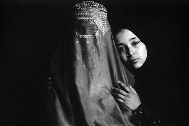 Unter den Taliban gilt fr Frauen wieder Verschleierungszwang.  | Foto: Rodrigo Abd (dpa)