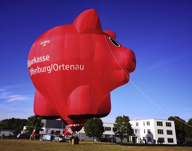Spe(c)ktakulr: Der Heiluchtballon de...urde am Montag ffentlich vorgestellt.  | Foto: Ralf Burgmaier