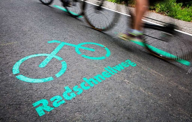 Baden-Wrttembergs erster Radschnellwe...en nach Stuttgart wurde 2019 erffnet.  | Foto: Christoph Schmidt (dpa)