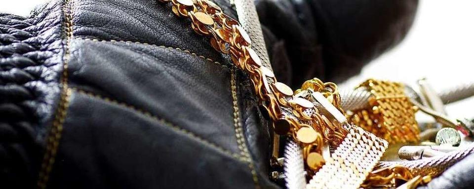Diebe geben sich als Handwerker aus und klauen Schmuck