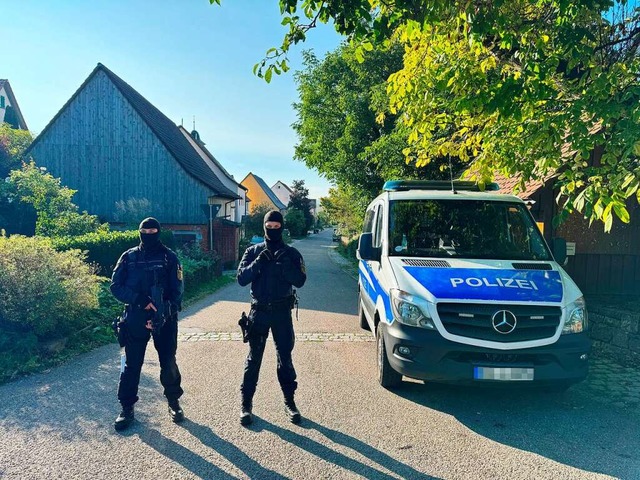 Polizeirazzia gegen die rechtsextreme Vereinigung Artgemeinschaft in Kupferzell  | Foto: Jan-Philipp Strobel