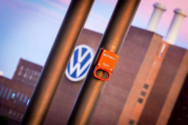 Bei VW stoppte die Produktion aus unbekannten Grnden. (Symbolbild)  | Foto: Moritz Frankenberg (dpa)